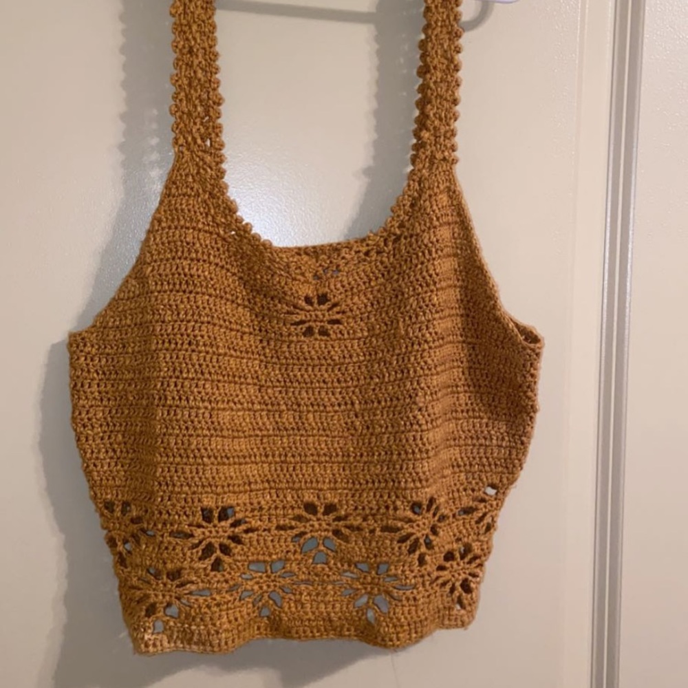 American Eagle mustard crop top, size XS